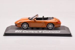 Porsche 911 997 Carrera 4 Cabriolet Oranssi Metallic Minichamps 1:43 WAP02001618