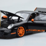Porsche 911 997 GT3 RS Musta AUTOart 1:18 - image 2 of 8