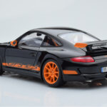 Porsche 911 997 GT3 RS Musta AUTOart 1:18 - image 7 of 8