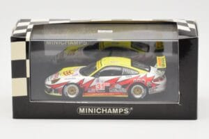 Porsche 911 997 GT3 RSR #31 J. Bergmeister / P. Long / L. Luhr 12 Hours of Sebring Class Winners 2005 Minichamps 1:43 4000564 — kuva 4 / 4