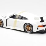 Porsche 911 GT1 Valkoinen UT Models 1:18 - image 5 of 6