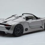 Porsche 918 Spyder Prototyyppi Harmaa Metallic Minichamps 1:18 - image 3 of 7