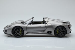 Porsche 918 Spyder Prototyyppi Harmaa Metallic Minichamps 1:18 110060030 Metalli — kuva 4 / 7