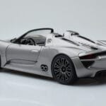 Porsche 918 Spyder Prototyyppi Harmaa Metallic Minichamps 1:18 - image 5 of 7