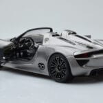 Porsche 918 Spyder Prototyyppi Harmaa Metallic Minichamps 1:18 - image 6 of 7