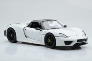 Porsche 918 Spyder Weissach Package Valkoinen Mustilla Vanteilla Minichamps 1:18 113062443 Metalli — kuva 7 / 9