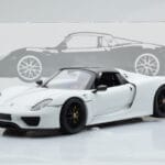 Porsche 918 Spyder Weissach Package Valkoinen Mustilla Vanteilla Minichamps 1:18 - image 9 of 9