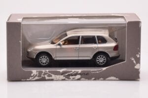 Porsche Cayenne 9PA Beige Minichamps 1:43 WAPC2000513 Metalli — kuva 4 / 4