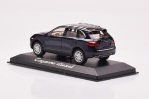 Porsche Cayenne 9PA Diesel Tummansininen Minichamps 1:43 WAP0200030B Metalli — kuva 3 / 4