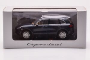 Porsche Cayenne 9PA Diesel Tummansininen Minichamps 1:43 WAP0200030B Metalli — kuva 4 / 4