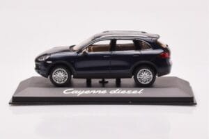 Porsche Cayenne 9PA Diesel Tummansininen Minichamps 1:43 WAP0200030B