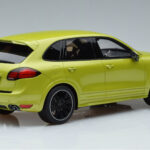 Porsche Cayenne GTS 92A Peridot Vihreä GT Spirit 1:18 - image 2 of 6