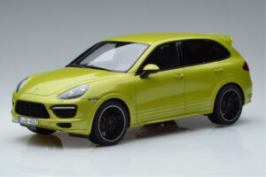 Porsche Cayenne GTS 92A Peridot Vihreä GT Spirit 1:18