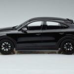 Porsche Cayenne E3 S Coupe Minichamps 1:18 187673 Metalli - image 3 of 6