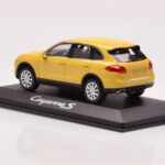 Porsche Cayenne 92A Hiekankeltainen Minichamps 1:43 - image 3 of 4