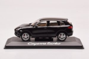 Porsche Cayenne 92A Turbo Musta Minichamps 1:43