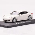 Porsche Panamera 970 Diesel Carrara Valkoinen Minichamps 1:43 - image 2 of 4