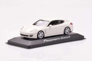 Porsche Panamera 970 Diesel Carrara Valkoinen Minichamps 1:43 WAP0200090C Metalli — kuva 2 / 4