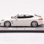 Porsche Panamera 970 Diesel Carrara Valkoinen Minichamps 1:43