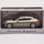 Porsche Panamera 970 S Hybrid Critall Vihreä Minichamps 1:43 - image 4 of 4