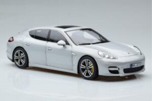 Porsche Panamera 970 Turbo Hopea Norev 1:18 187609 Metalli — kuva 5 / 7