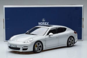 Porsche Panamera 970 Turbo Hopea Norev 1:18 187609 Metalli — kuva 7 / 7