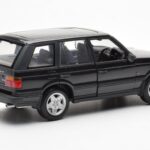Range Rover P38 4.6 HSE Musta Metallic AUTOart 1:18 - image 6 of 9