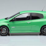 Renault Clio 3 RS Vihreä Otto 1:18 - image 3 of 6