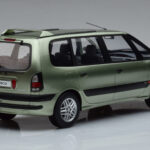 Renault Espace 3 Vihreä Otto 1:18 - image 2 of 6