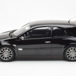 Renault Megane 2 RS Phase 2 Musta Otto 1:18 OT1054 - image 3 of 6