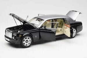 Rolls-Royce Phantom VII EWB Musta ja Hopea Kyosho 1:18 08841BKS Metalli — kuva 2 / 8