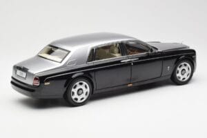 Rolls-Royce Phantom VII EWB Musta ja Hopea Kyosho 1:18 08841BKS Metalli — kuva 3 / 8