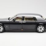 Rolls-Royce Phantom VII EWB Musta ja Hopea Kyosho 1:18 08841BKS - image 4 of 8