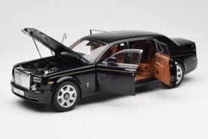 Rolls-Royce Phantom VII EWB Diamond Musta Kyosho 1:18 08841DBK2 Metalli — kuva 2 / 8