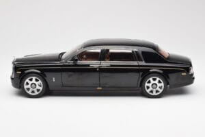 Rolls-Royce Phantom VII EWB Diamond Musta Kyosho 1:18 08841DBK2 Metalli — kuva 4 / 8