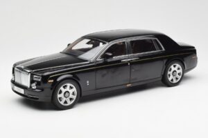 Rolls-Royce Phantom VII EWB Diamond Musta Kyosho 1:18 08841DBK2