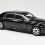 Rolls-Royce Phantom VII EWB Diamond Musta Kyosho 1:18 08841DBK2 - image 6 of 8