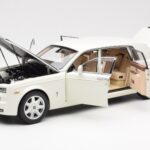 Rolls-Royce Phantom VII EWB English Valkoinen Kyosho 1:18 08841EW2 - image 2 of 8