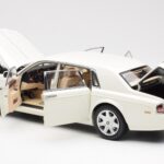 Rolls-Royce Phantom VII EWB English Valkoinen Kyosho 1:18 08841EW2 - image 5 of 8