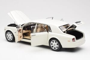 Rolls-Royce Phantom VII EWB English Valkoinen Kyosho 1:18 08841EW2 Metalli — kuva 5 / 8