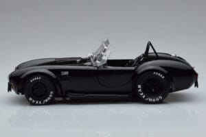 Shelby Cobra 427 S/C Musta Kyosho 1:18 08048BK Metalli — kuva 4 / 9