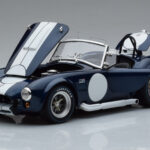 Shelby Cobra 427 S/C Tummansininen Kyosho 1:18 - image 2 of 9