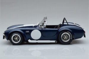 Shelby Cobra 427 S/C Tummansininen Kyosho 1:18 08048DBL Metalli — kuva 4 / 9
