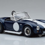 Shelby Cobra 427 S/C Tummansininen Kyosho 1:18 - image 5 of 9