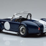Shelby Cobra 427 S/C Tummansininen Kyosho 1:18 - image 6 of 9
