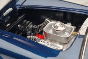 Shelby Cobra 427 S/C Tummansininen Kyosho 1:18 08048DBL Metalli — kuva 8 / 9