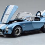 Shelby Cobra 427 S/C Vaaleansininen Kyosho 1:18 - image 2 of 9