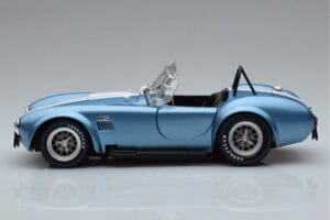 Shelby Cobra 427 S/C Vaaleansininen Kyosho 1:18 08048SBL Metalli — kuva 4 / 9