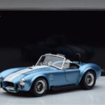 Shelby Cobra 427 S/C Vaaleansininen Kyosho 1:18 - image 9 of 9