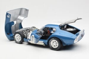 Shelby Daytona Cobra Coupe #11 S. Thompson 24 Hours of Le Mans 1965 CMR 1:18 CMR114 Metalli — kuva 5 / 8